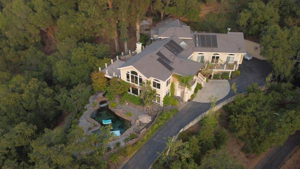 Listing photo 1 of 5