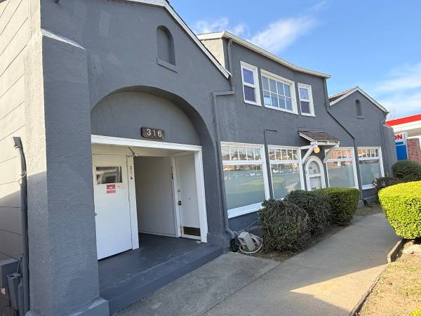 Listing photo 1 of 5