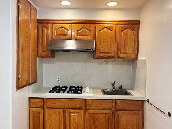 Listing photo 1 of 4