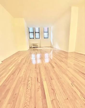 Listing photo 1 of 3