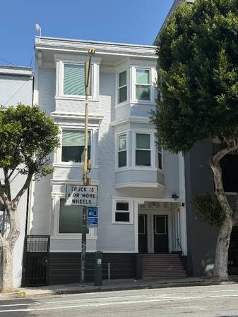 Listing photo 1 of 5