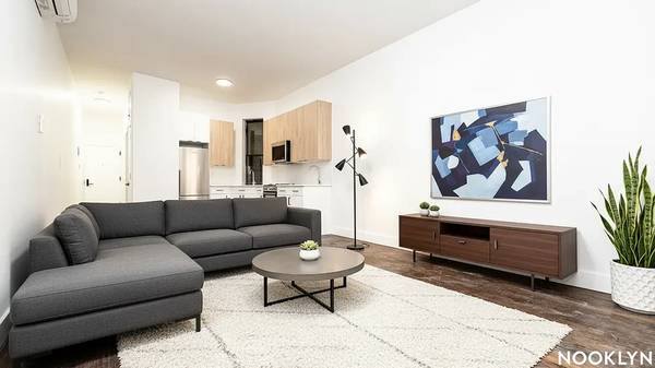 Listing photo 1 of 5