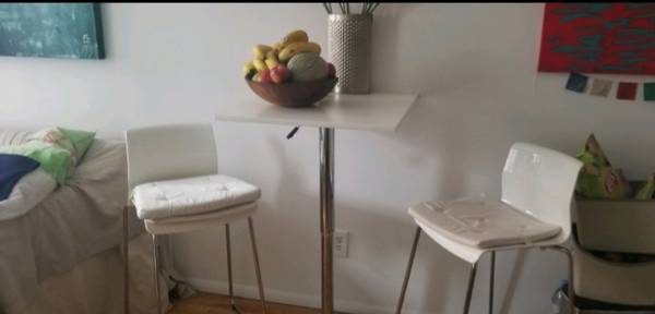 Listing photo 1 of 5