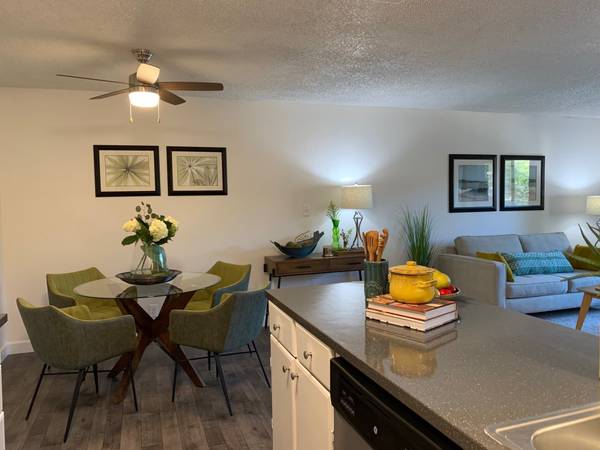 Listing photo 1 of 5