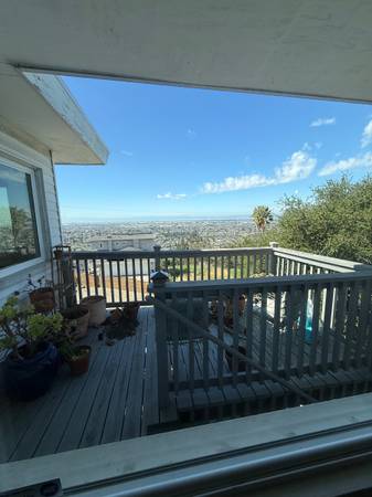 Listing photo 1 of 3