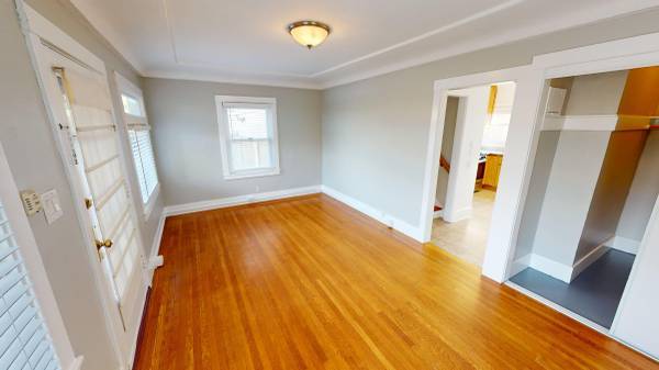 Listing photo 1 of 5