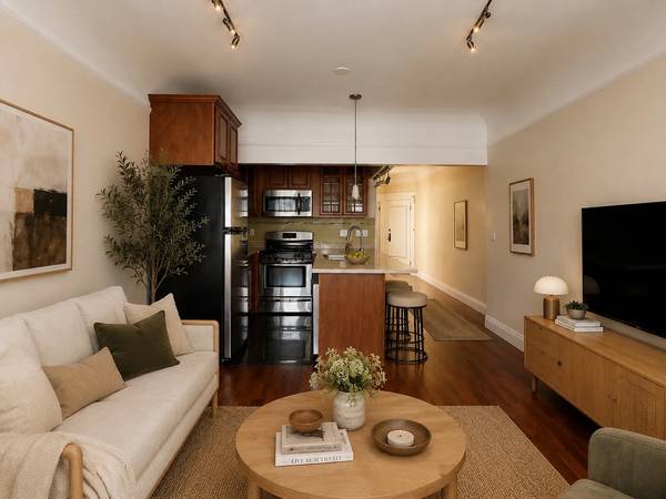 Listing photo 1 of 5