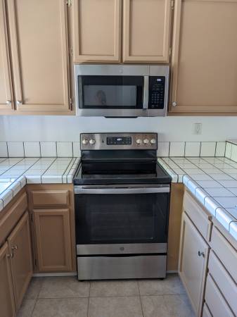 Listing photo 1 of 5