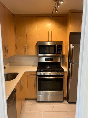 Listing photo 1 of 5