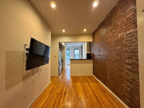 Listing photo 1 of 16
