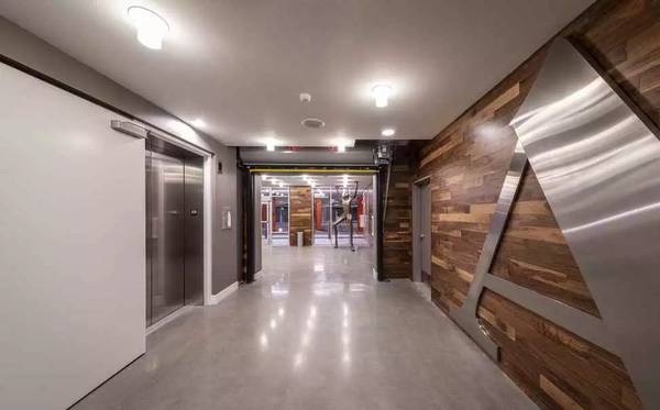 Listing photo 1 of 5