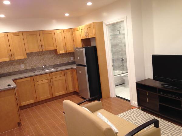 Listing photo 1 of 3