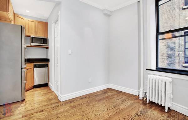 Listing photo 1 of 4