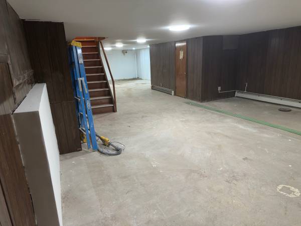 Listing photo 1 of 4