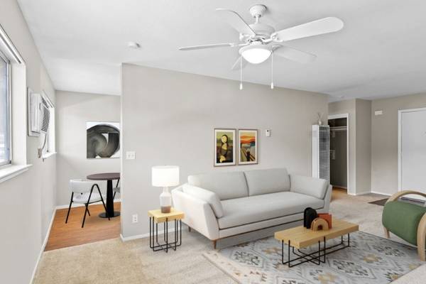 Listing photo 1 of 5