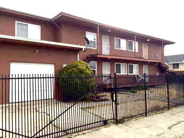 Listing photo 1 of 5