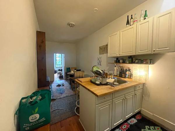 Listing photo 1 of 12