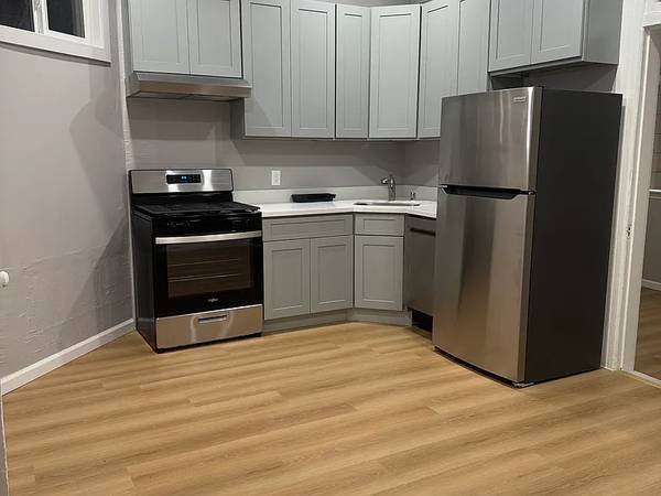 Listing photo 1 of 5