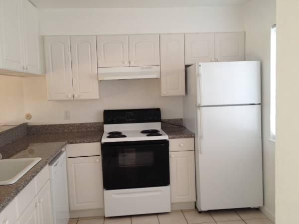 Listing photo 1 of 5