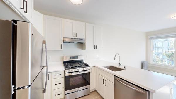 Listing photo 1 of 5