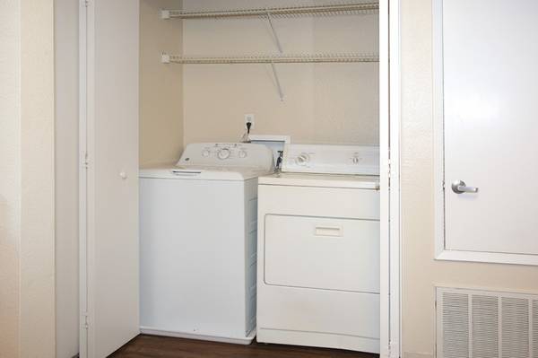 Listing photo 1 of 5