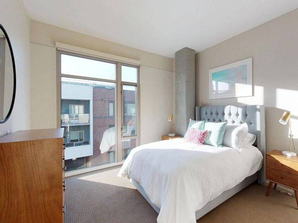 Listing photo 1 of 5