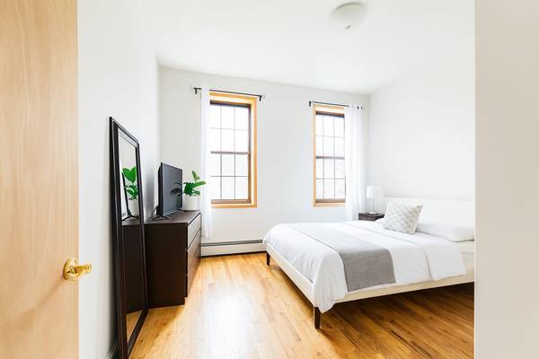 Listing photo 1 of 5