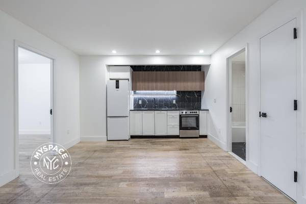 Listing photo 1 of 5
