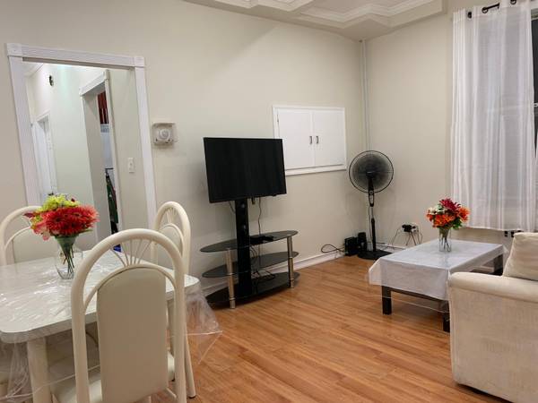 Listing photo 1 of 5