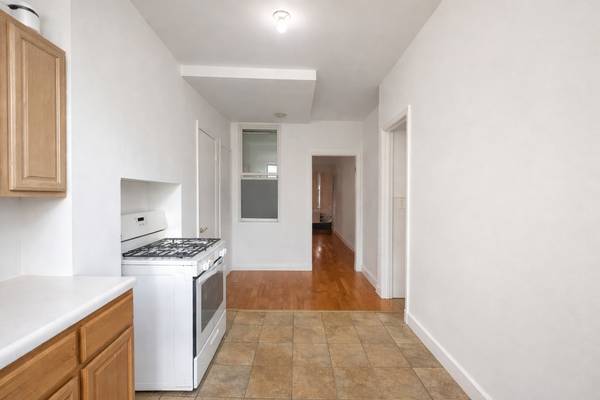 Listing photo 1 of 4