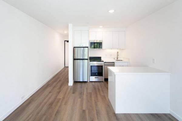 Listing photo 1 of 5
