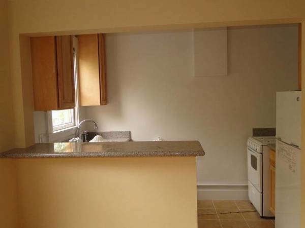 Listing photo 1 of 4