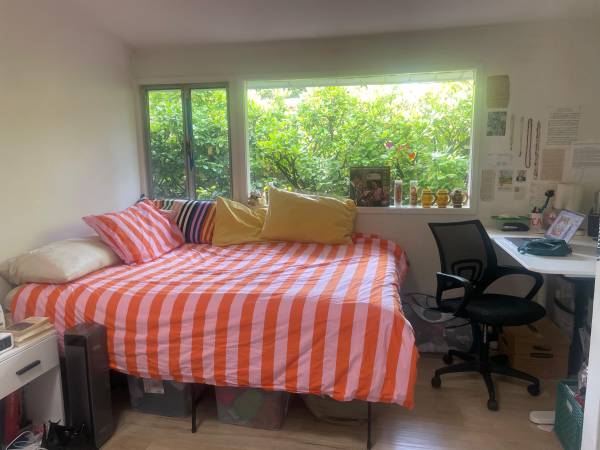 Listing photo 1 of 5