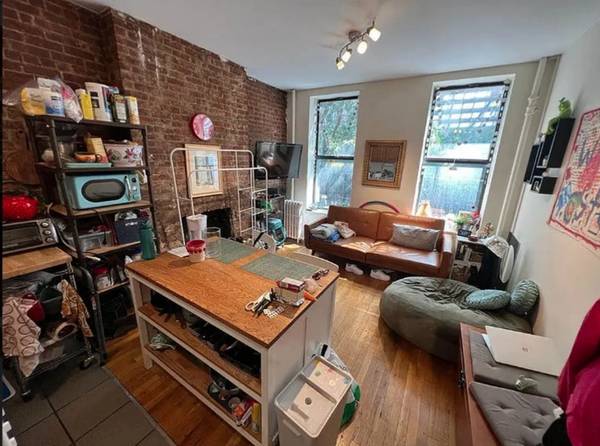 Listing photo 1 of 6