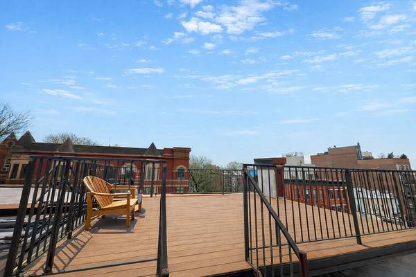 Listing photo 1 of 5