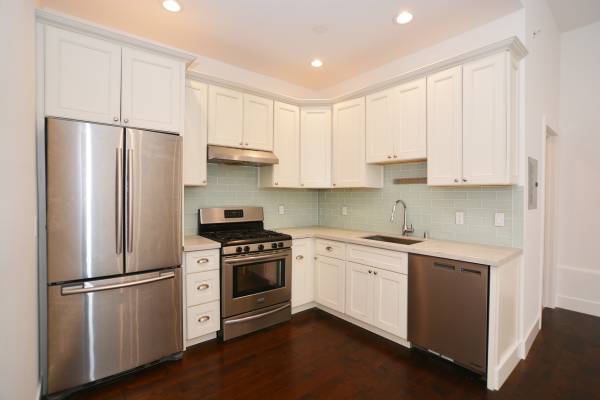 Listing photo 1 of 5
