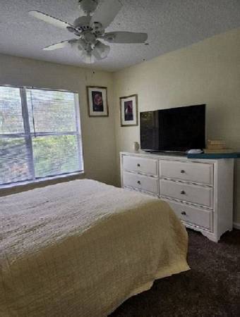 Listing photo 1 of 4