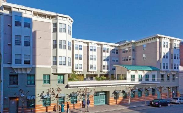 Listing photo 1 of 5