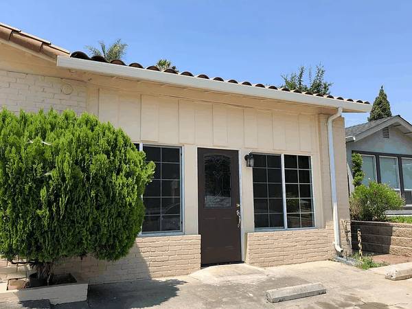 Listing photo 1 of 5