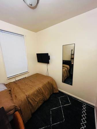 Listing photo 1 of 3
