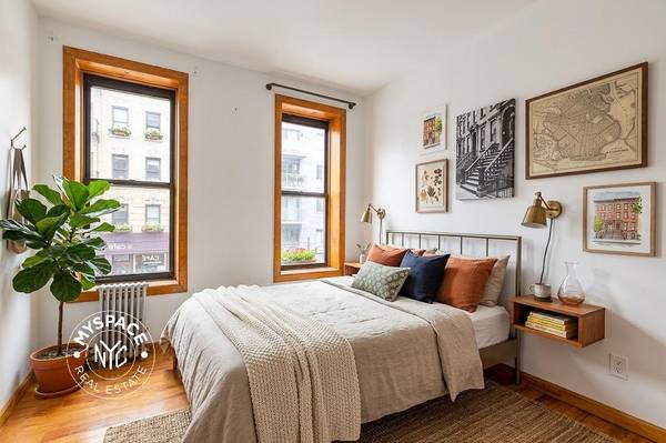 Listing photo 1 of 5