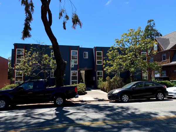 Listing photo 1 of 5