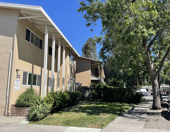 Listing photo 1 of 5