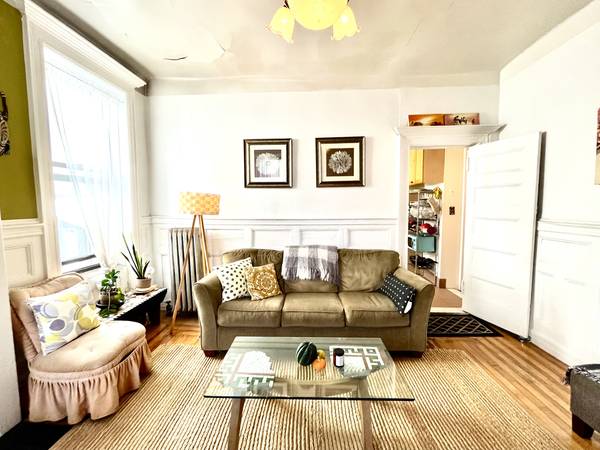 Listing photo 1 of 5