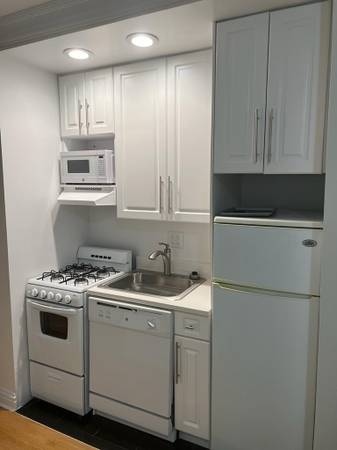 Listing photo 1 of 5