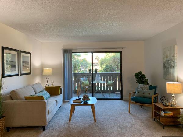 Listing photo 1 of 5