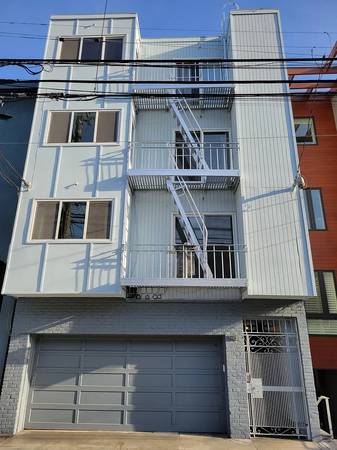Listing photo 1 of 4