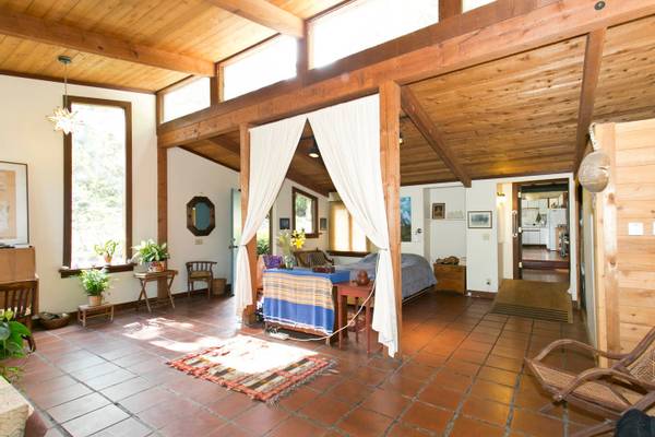 Listing photo 1 of 5