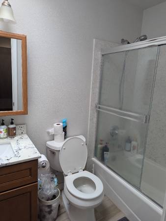 Listing photo 1 of 5