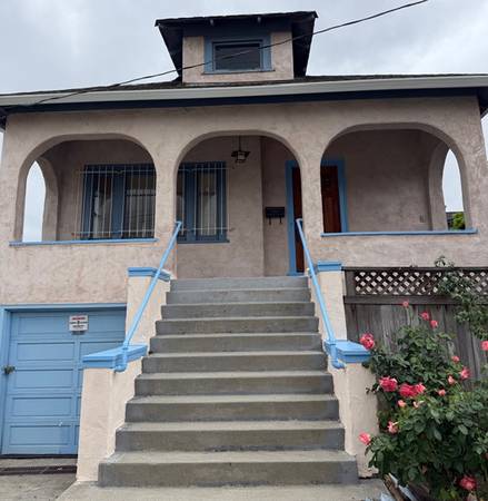 Listing photo 1 of 5